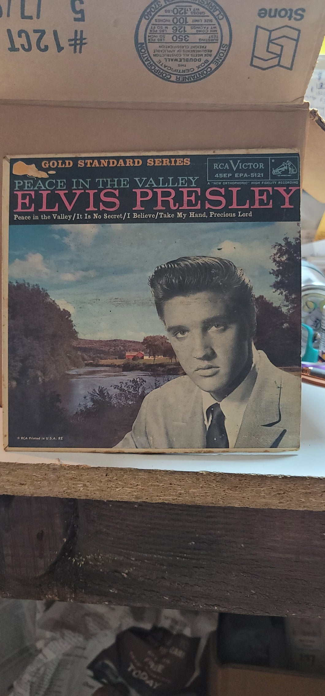 ELVIS PRESLEY GOLD STANDARD SERIES  PEACE IN THE VALLEY record and cover.